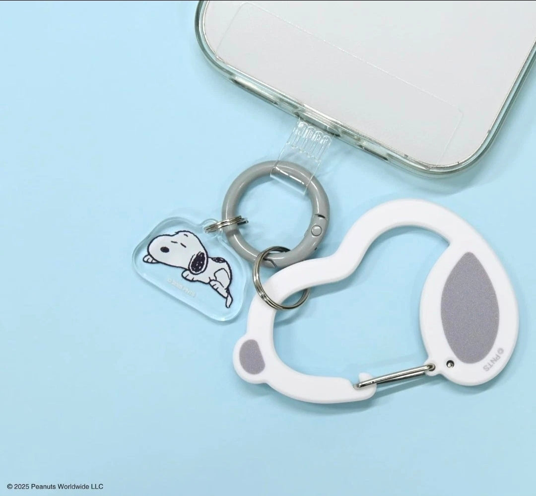 Carabiner keychain set with Snoopy charm and white/blue carabiners