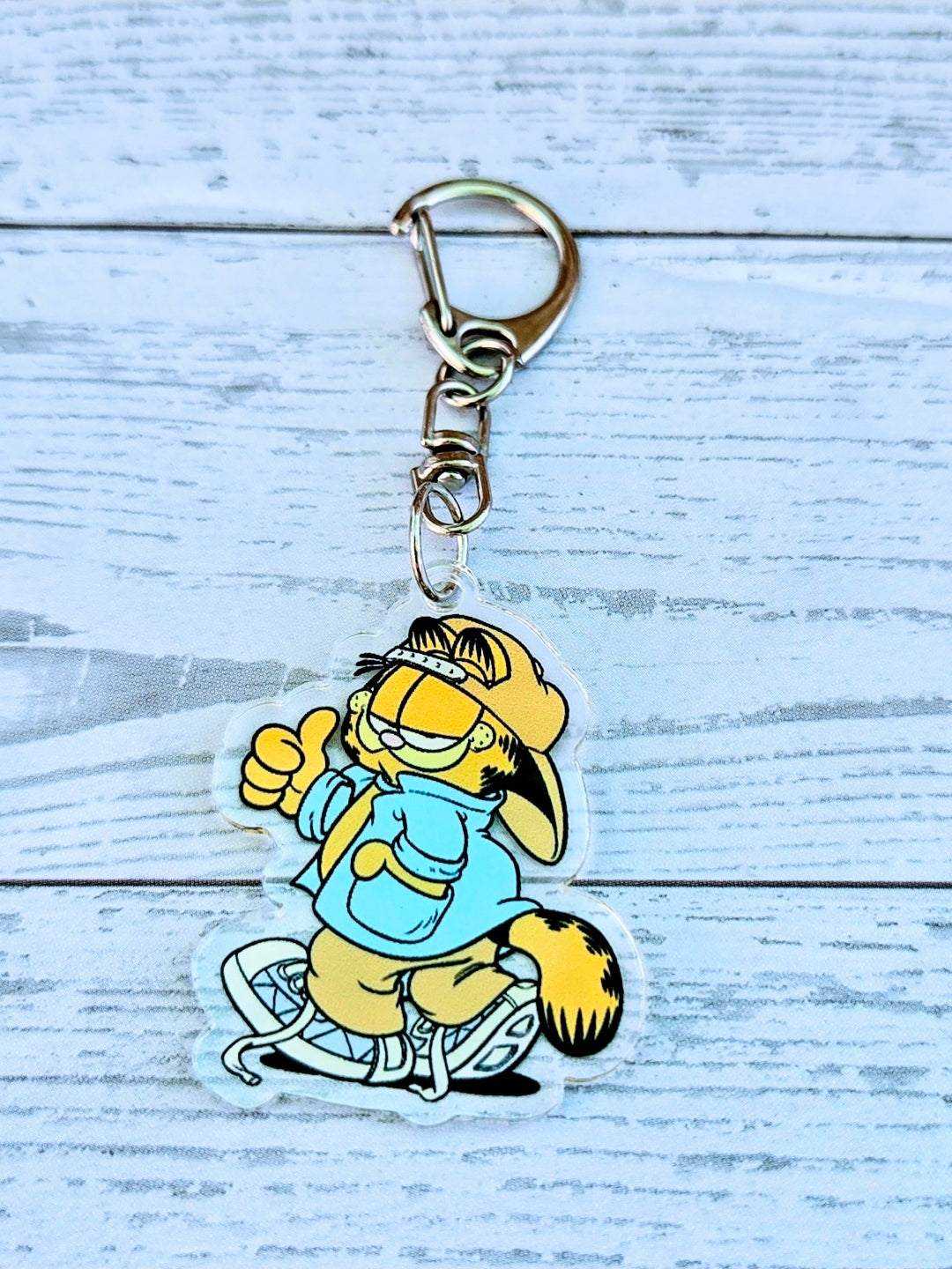 Garfield 2pc Acrylic Keychain Set Cool Kid Backwards Cap & Classic OG