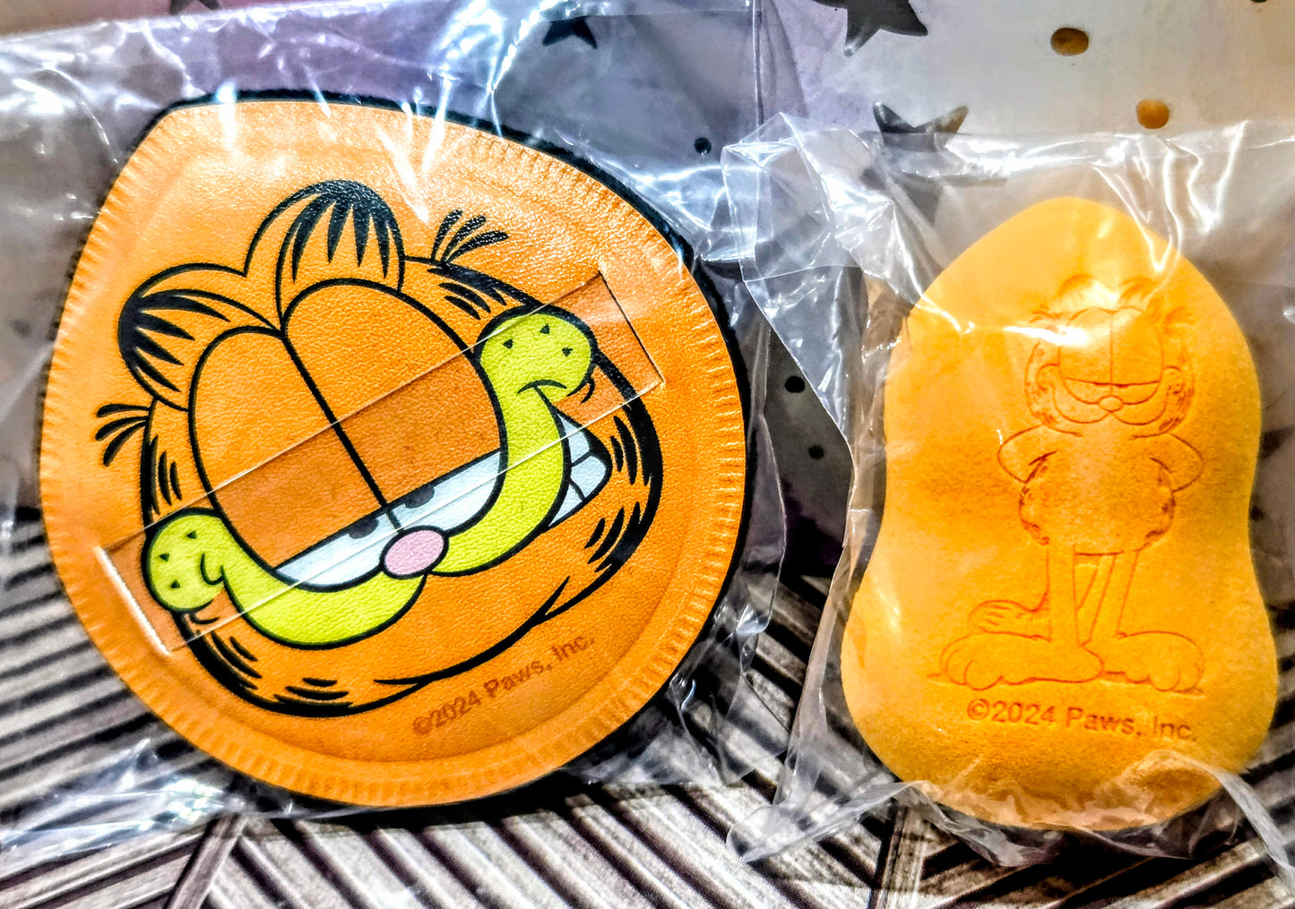 Garfield Beauty Set - Lip Balm, Sunglasses, Puff & Sponge