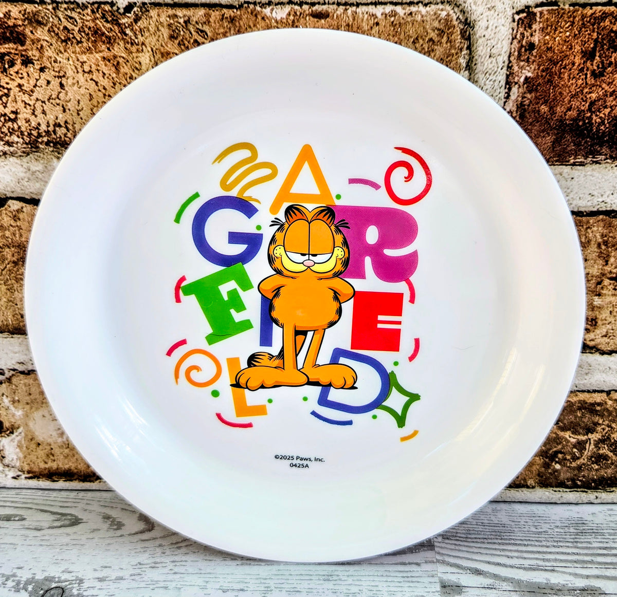 White Garfield & Odie plate with colorful character graphic in center