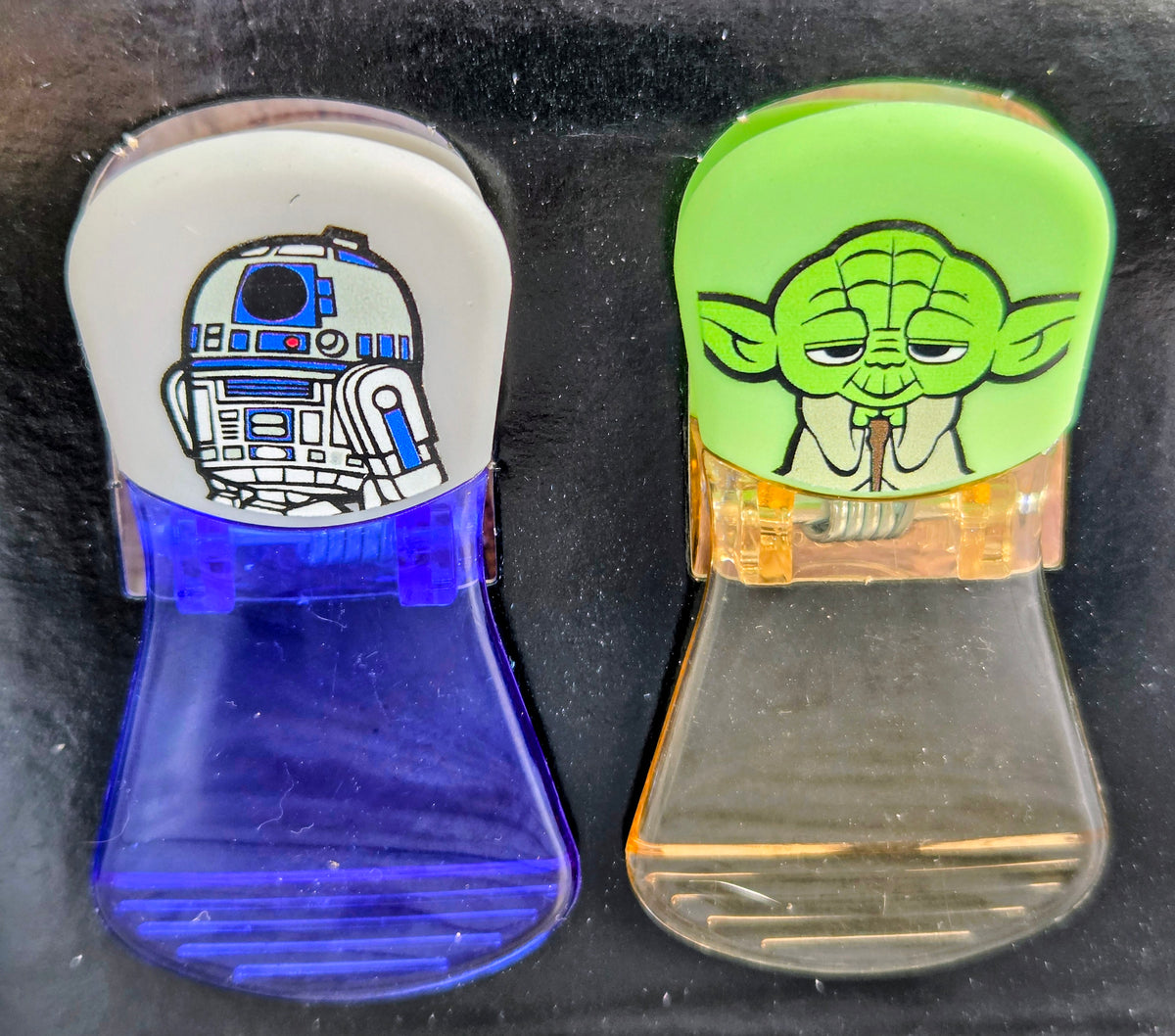 Magnetic bag clips set with R2-D2 and Grogu character designs