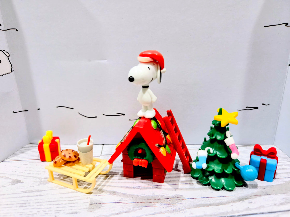 Peanuts Teeny Tinies Snoopy's Very Merry Christmas Mini Playset 14pc