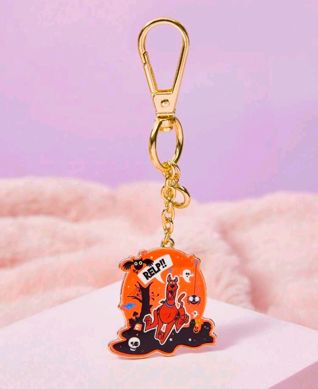 Gold-tone enamel keychain with orange Halloween Scooby-Doo character charm