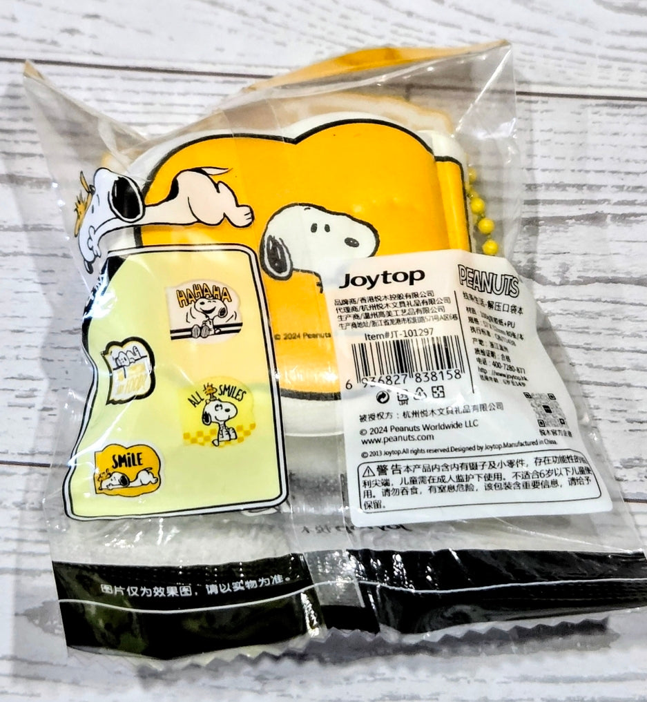 Joytop Peanuts Snoopy All Smiles Gel Pen Acrylic Charm Mini Keychain Notepad Set Kawaii Stationery