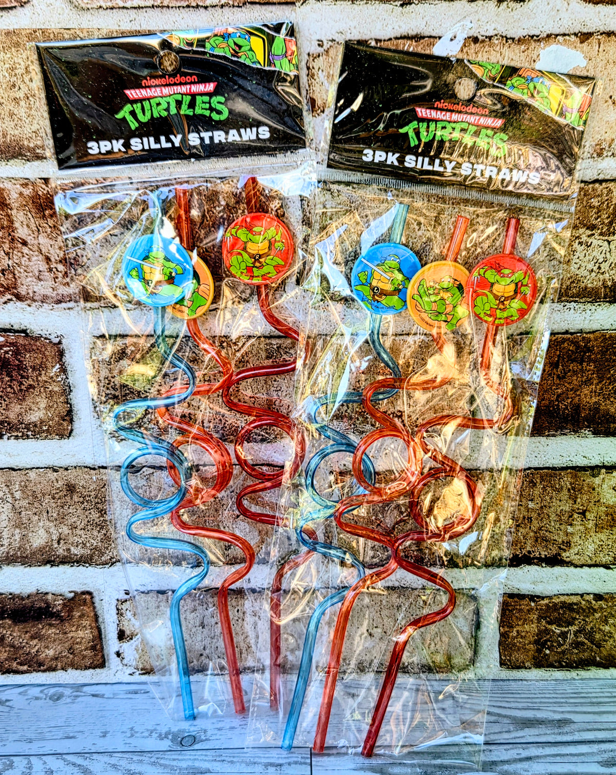 Pack of Teenage Mutant Ninja Turtles 3-pack silly straws with spiral straw stems