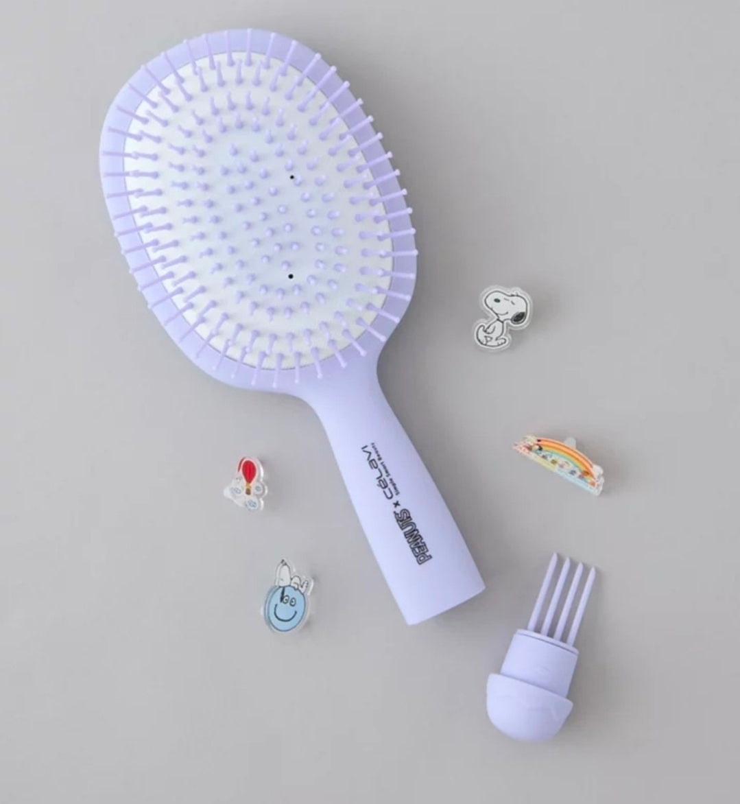 Peanuts x Celavi Charmed Detangler Hair Brush 4 Charms Snoopy Lavender