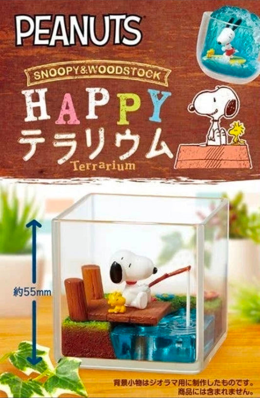 Happy Terrarium Snoopy&Woodstock boxed set with clear display case and size arrow