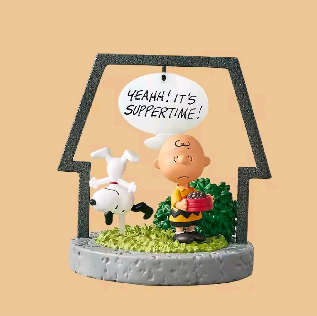 Peanuts Snoopy frame art figure in house frame: Snoopy with a green food bowl