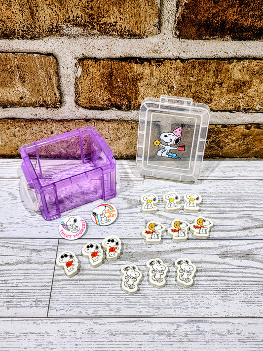 Mini Snoopy Purple Desktop Organizer Box w/ 12 Erasers & 2 Pins Party Snoopy Peanuts NEW 🐾
