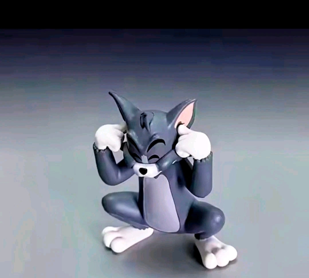 Gray cat figure from rocket scene set, crouched pose with raised paws