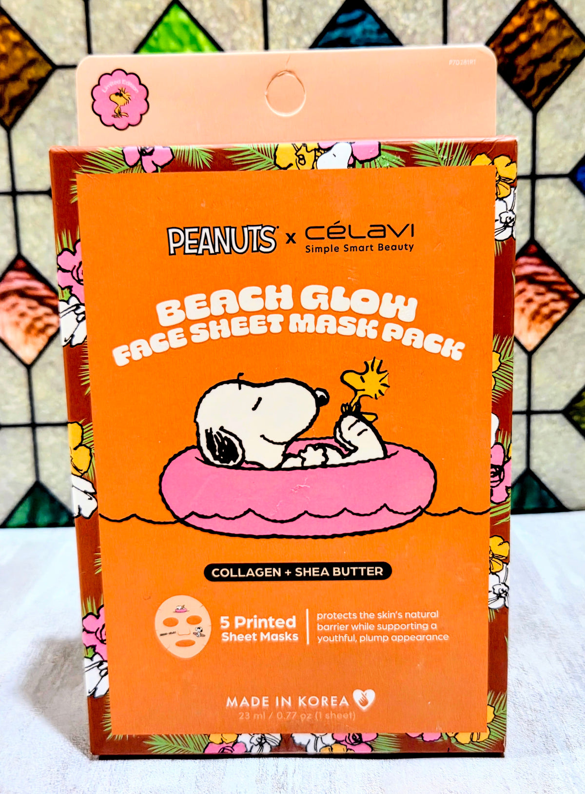 Peanuts x Célavi Snoopy face mask gift set package with 5 printed sheet masks