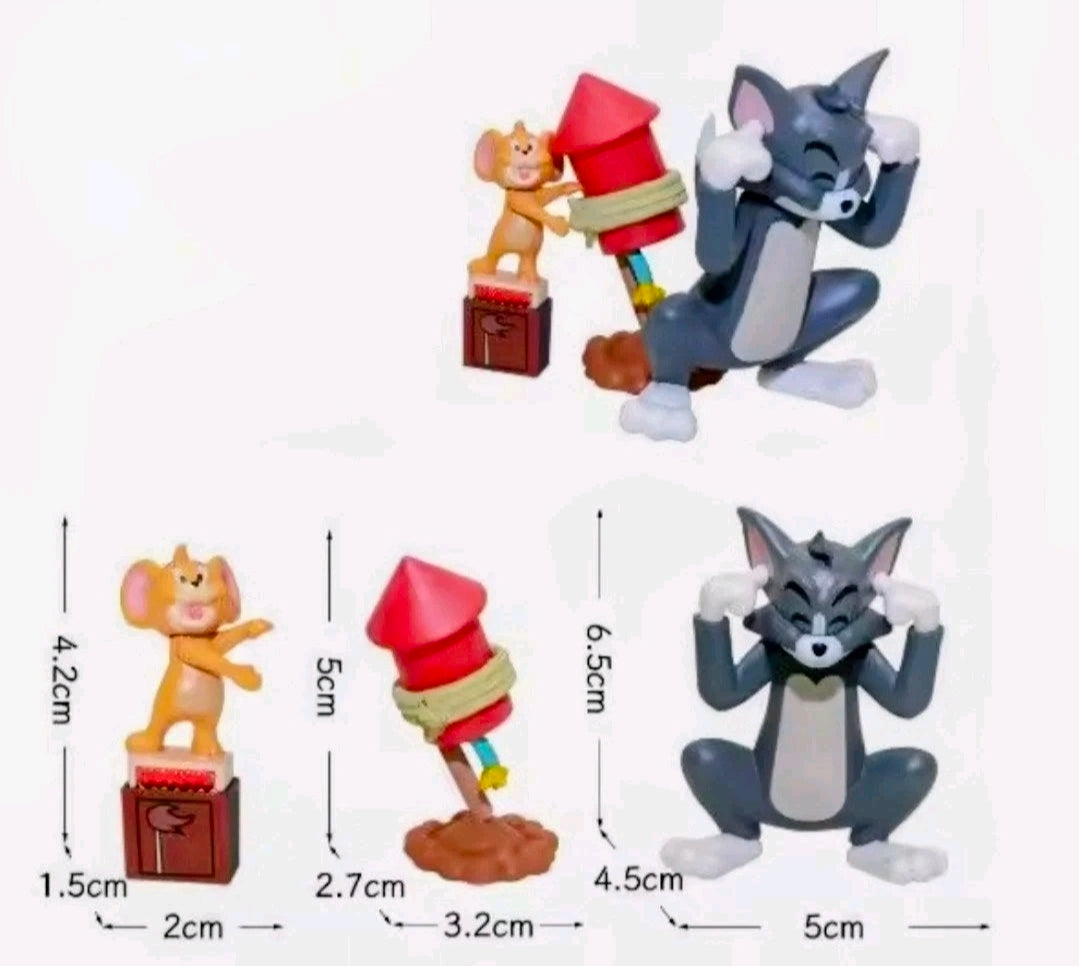 Rocket scene action figure set: gray cat and orange mouse with red rocket