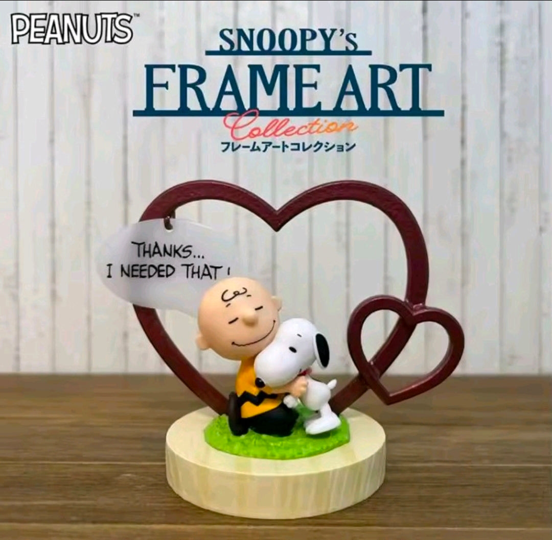 Peanuts Snoopy heart frame art figure: Snoopy and small friend with hands in a heart