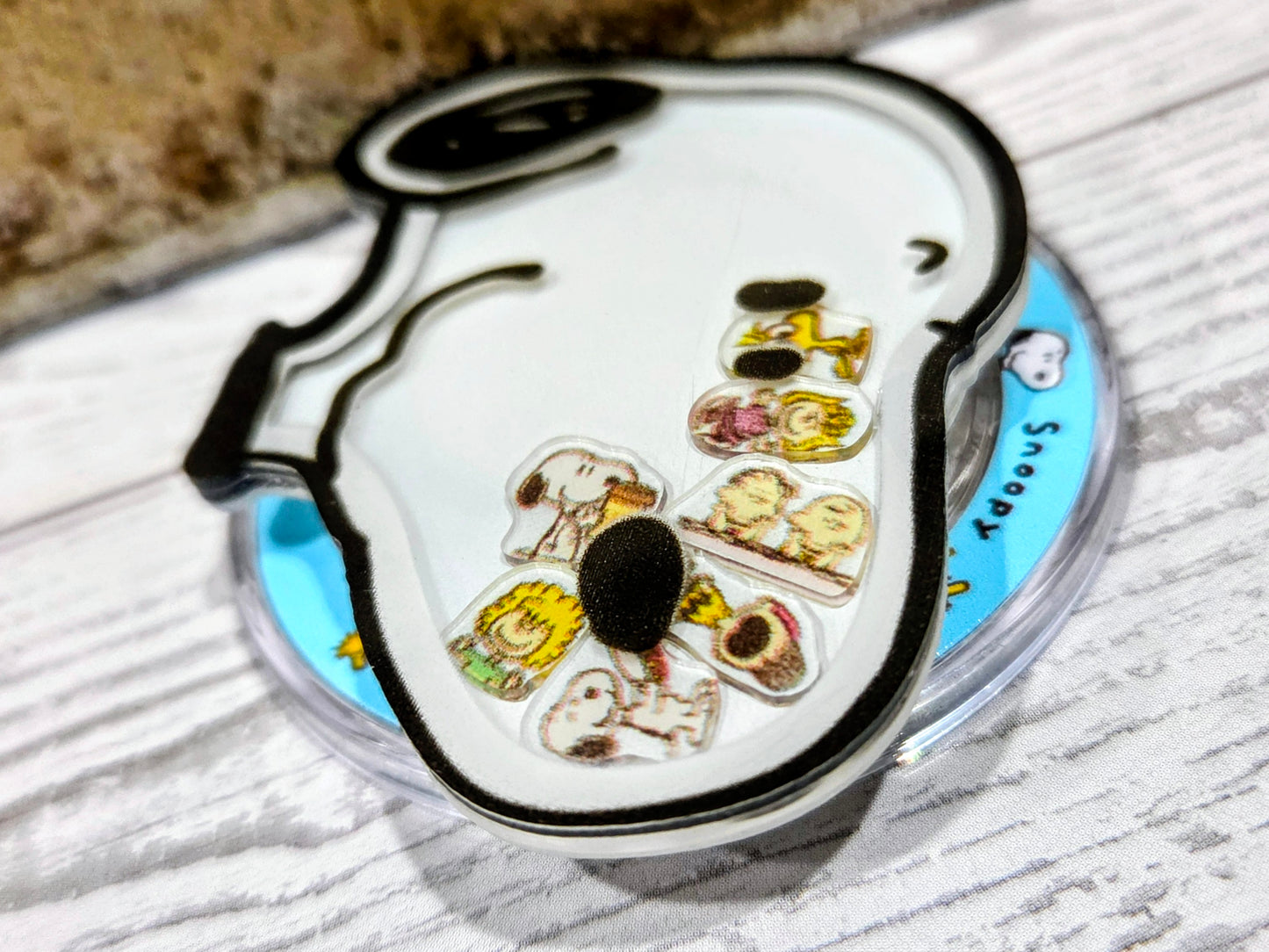 Snoopy Face Acrylic Shaker MagSafe Phone Grip Holder Peanuts Gang Floating Charms Kawaii Pop Stand