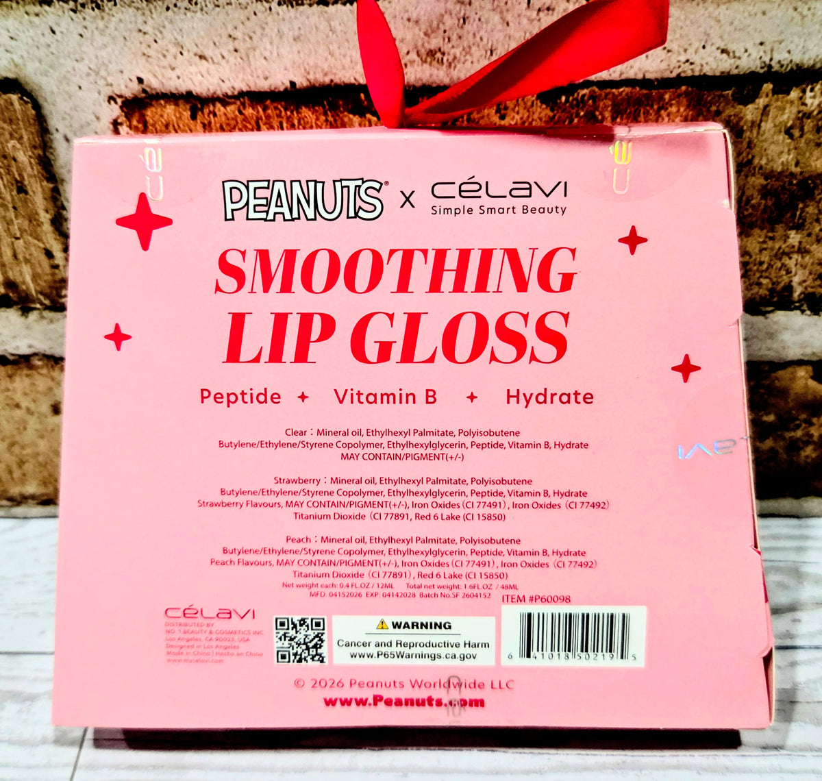Smooth lip gloss gift set box with ingredient and warning panel