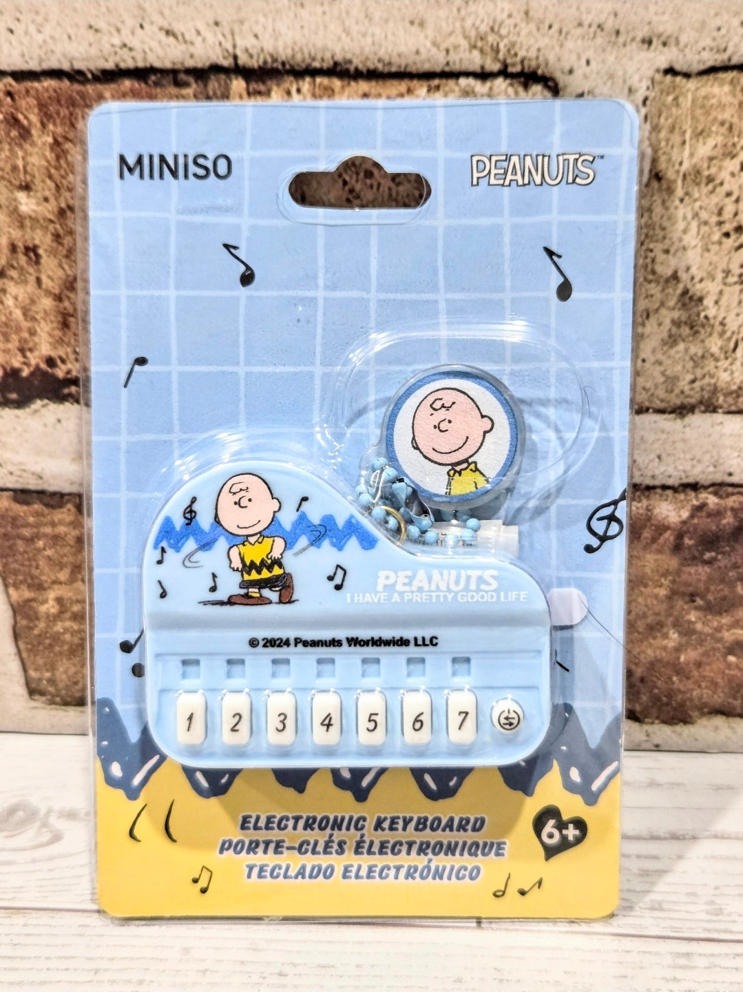 Miniso Charlie Brown Mini Electronic Keyboard Keychain Peanuts Colorful Life Piano Playable Keys Kawaii Collectible
