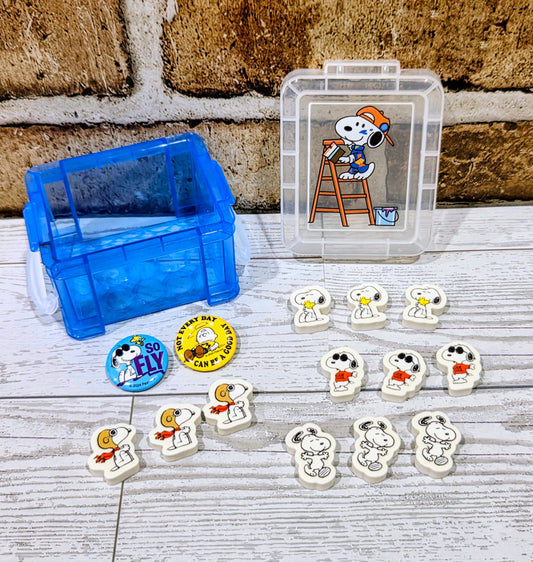 Mini Snoopy Blue Desktop Organizer Box w/ 12 Erasers & 2 Pins Painter Snoopy Peanuts NEW 🐾