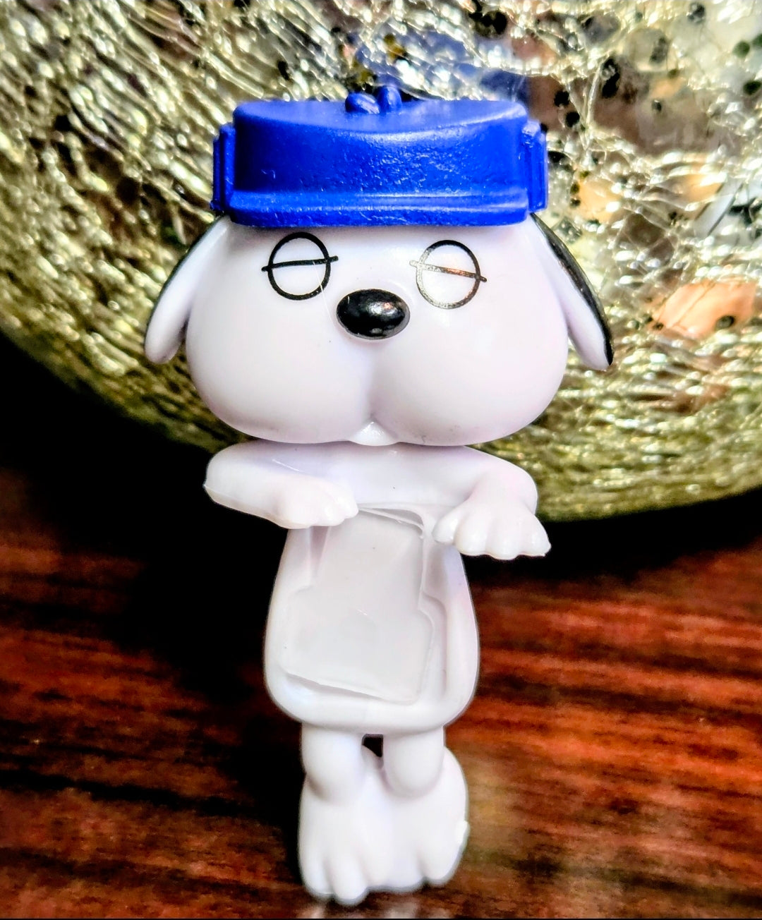 Blue-capped Olaf mini clip-on sleeping figure standing upright with arms at sides