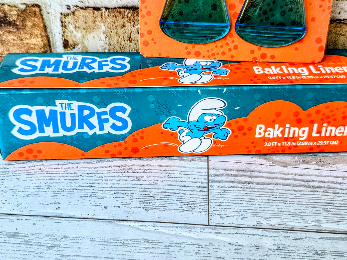 Smurfs baking liner roll with large Smurfs logo and baking liner text