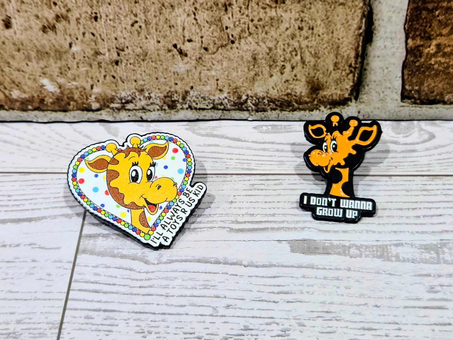 Toys R Us Geoffrey Giraffe Enamel Pin Set I Don't Wanna Grow Up