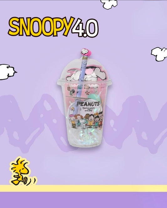 Kawaii Snoopy stationery cup set with clear lid and pink straw, patterned cup.