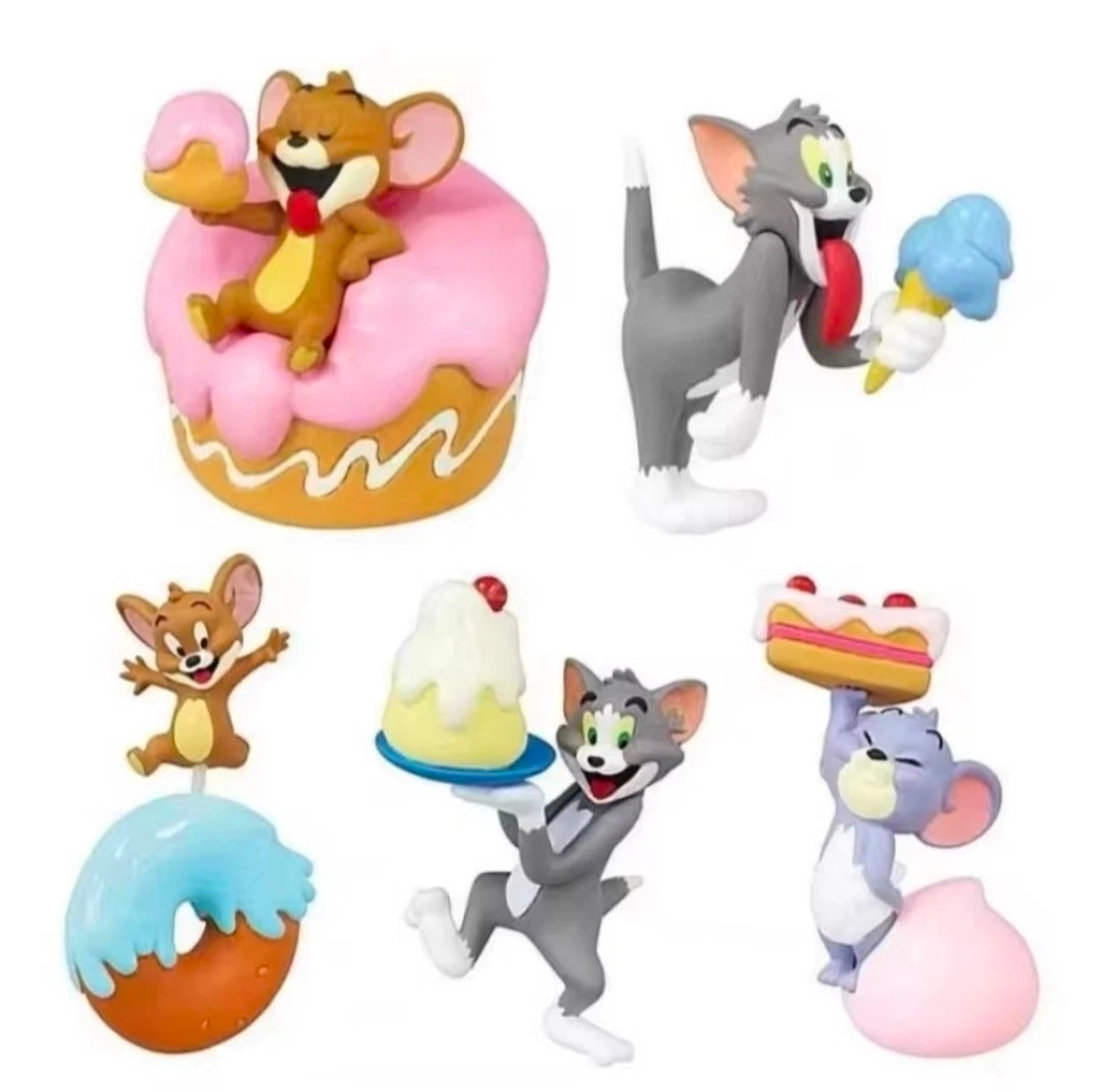 Tom and Jerry mini figure set with food accessories, several characters on bases