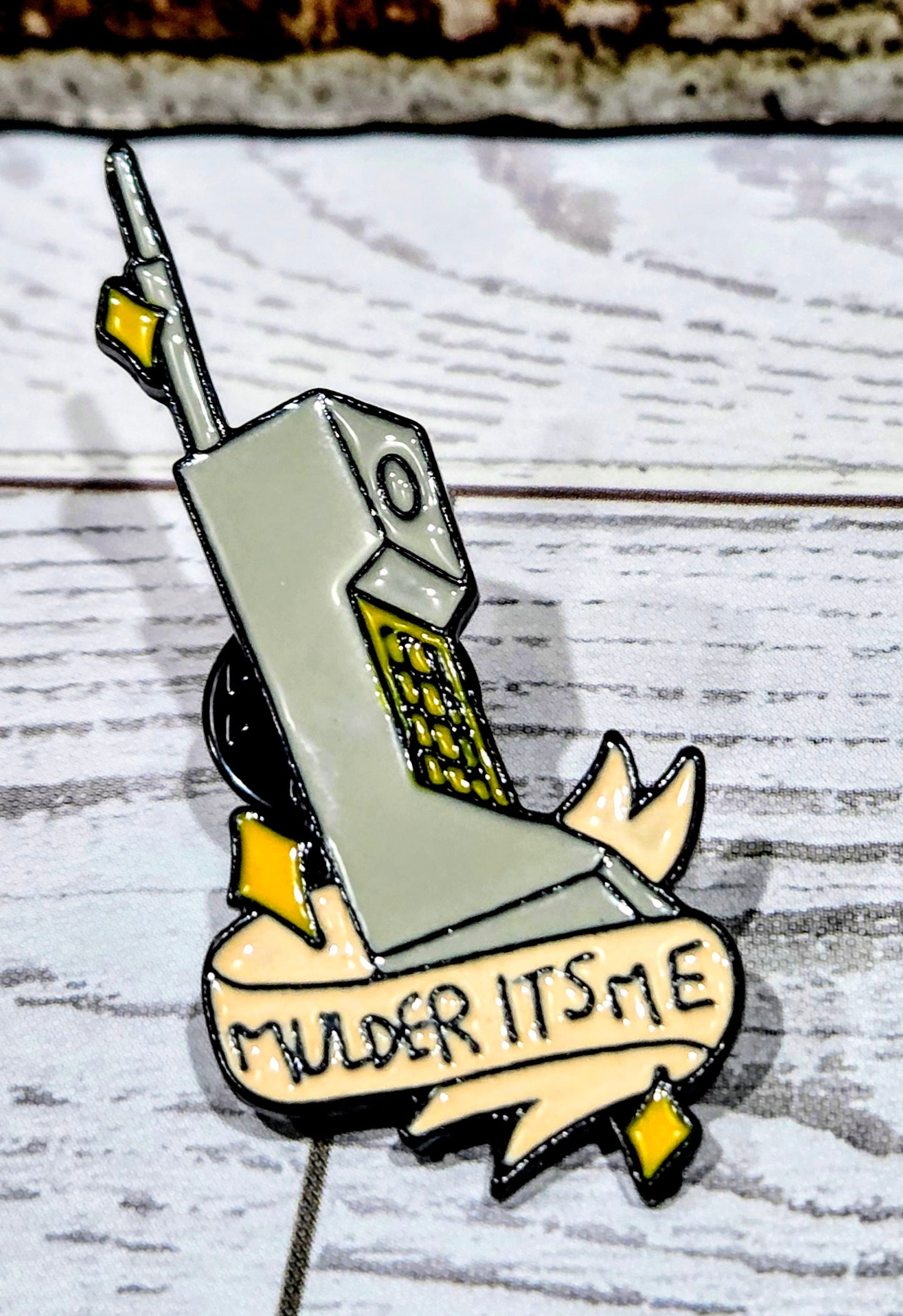 X-Files Enamel Pin Set 3pc Mulder FBI Badge I Want To Believe Phone