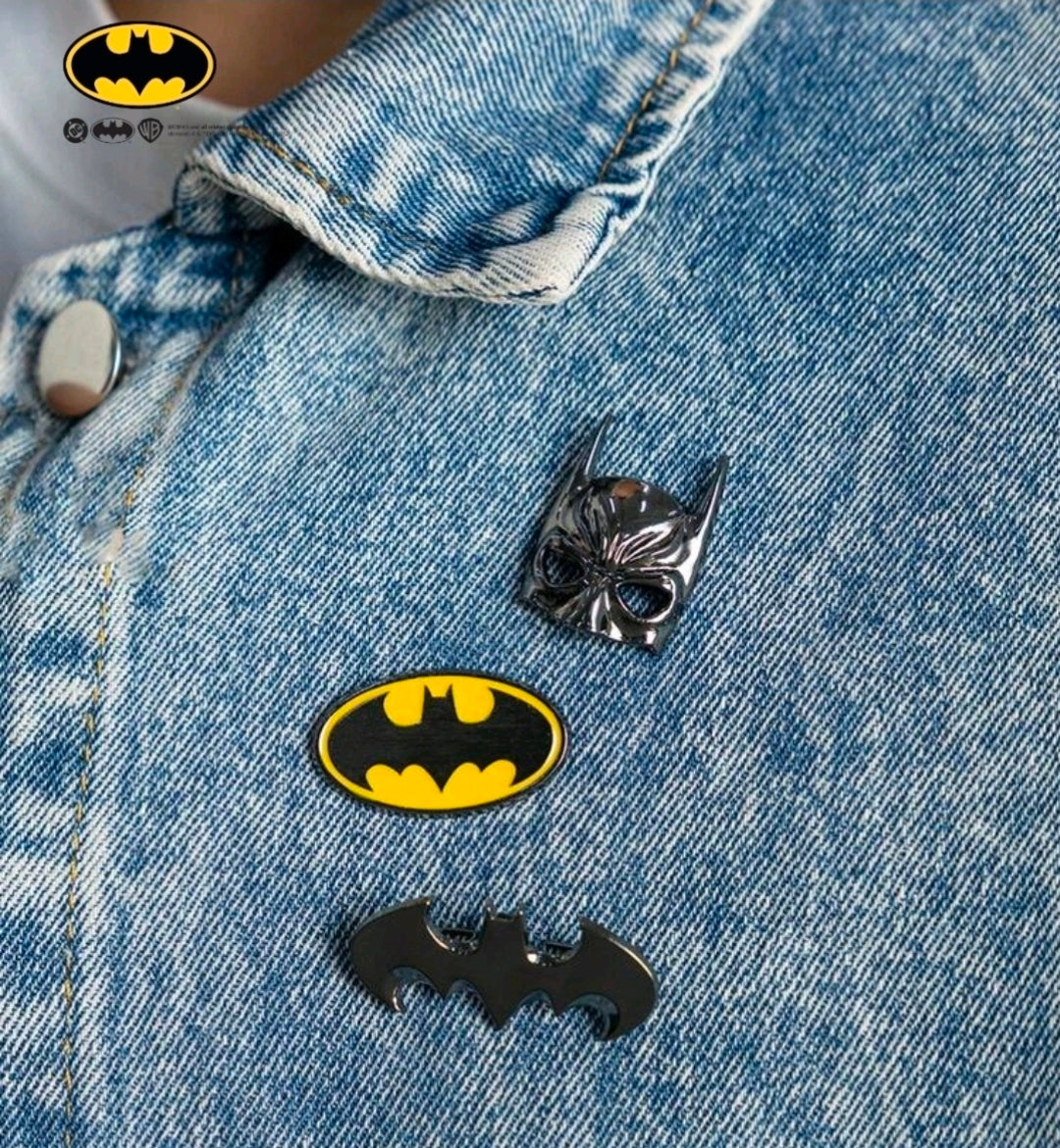 Batman 3 Piece Enamel Pin Set Bat Signal Mask Licensed