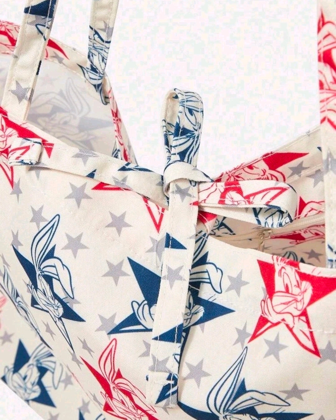Tote bag with reinforced straps and top seam, star and cartoon bunny pattern