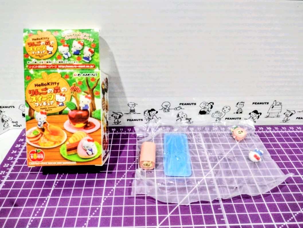 Re-Ment Hello Kitty Apple Forest Sweets Roll Cake — Sealed