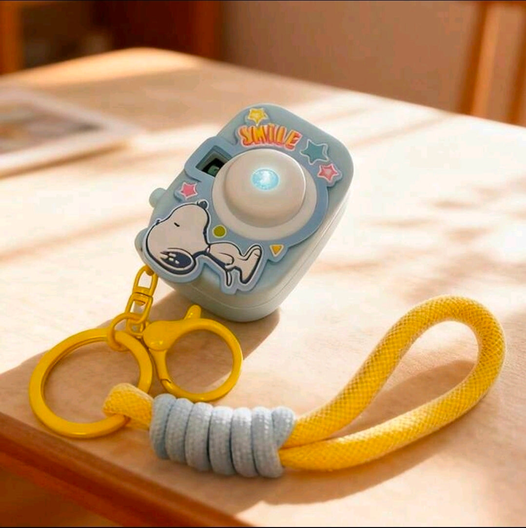 Miniso Snoopy Camera Keychain Light Projector Peanuts 4 Image Wrist Strap Woodstock Kawaii Collectible