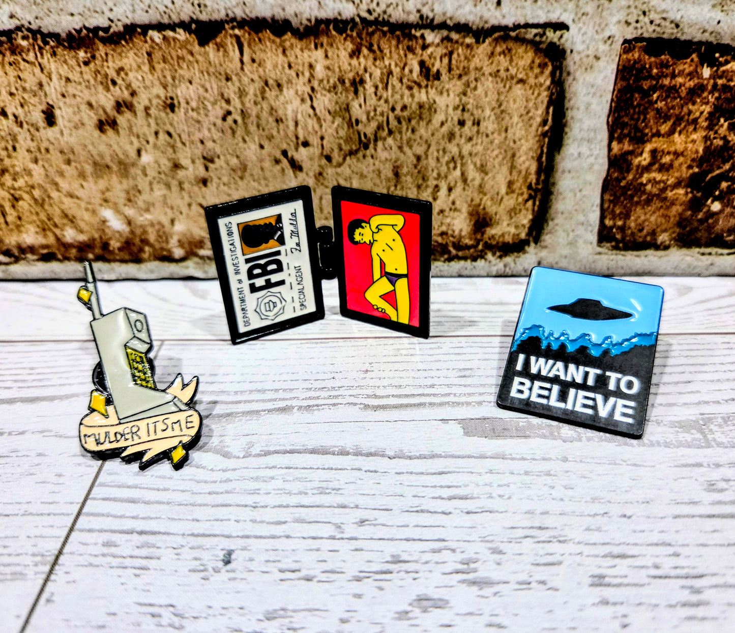 X-Files Enamel Pin Set 3pc Mulder FBI Badge I Want To Believe Phone