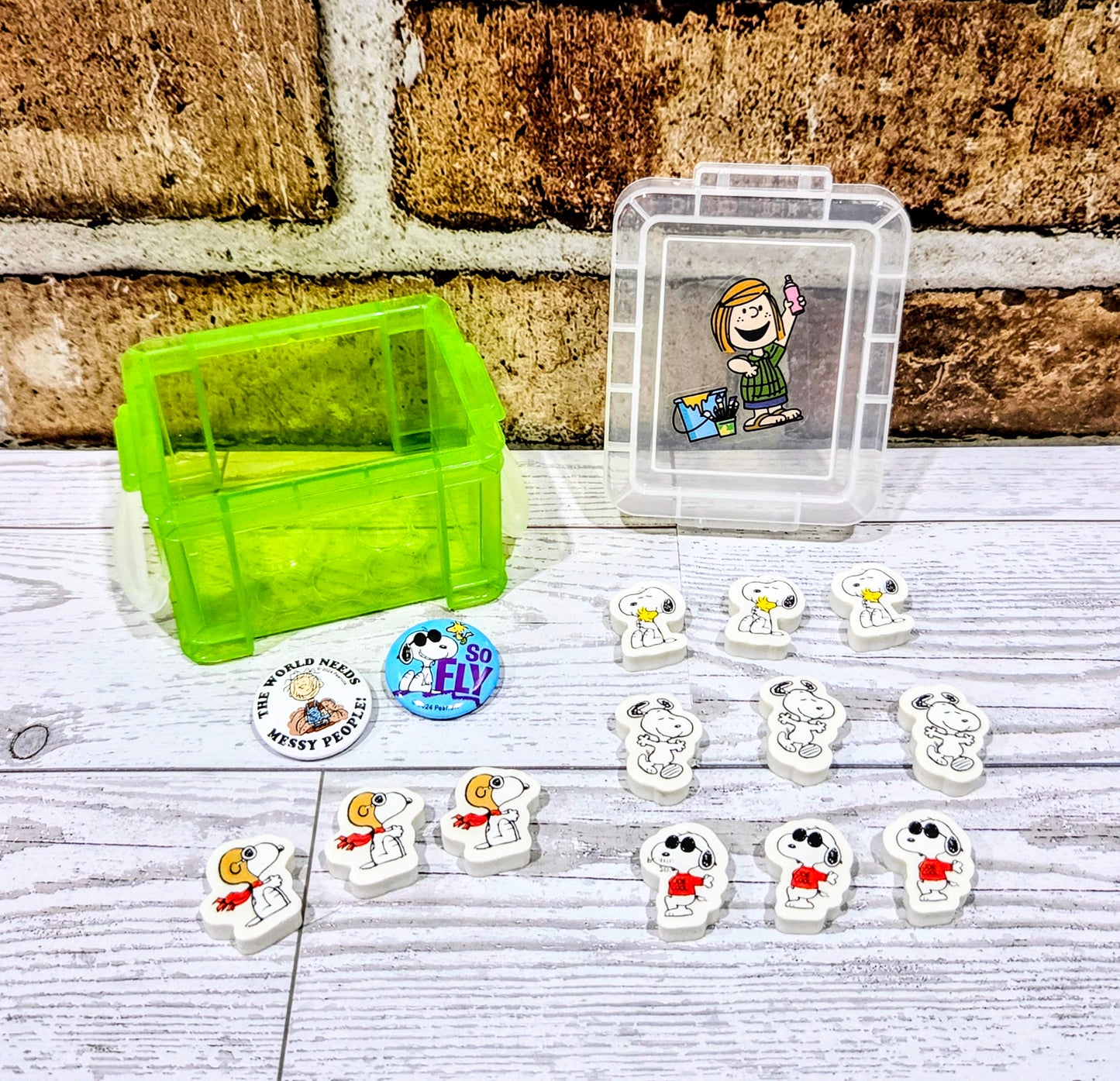 Mini Snoopy Green Desktop Organizer Box w/ 12 Erasers & 2 Pins Peppermint Patty Peanuts NEW 🐾