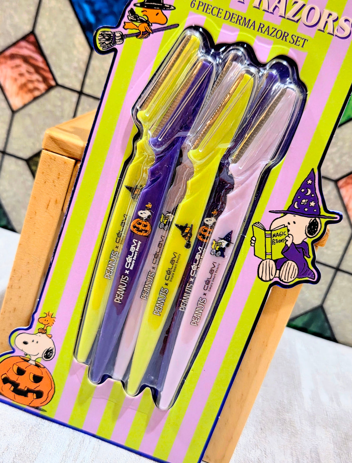 Snoopy-themed 6-piece Derma Razors set on hanging card