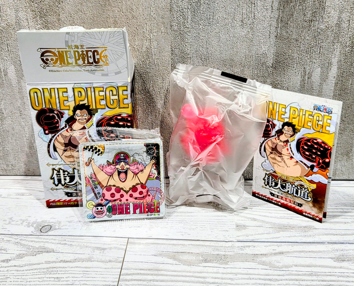 One Piece figure box set with character cards and clear plastic bag