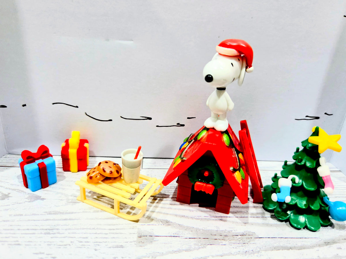 Peanuts Teeny Tinies Snoopy's Very Merry Christmas Mini Playset 14pc