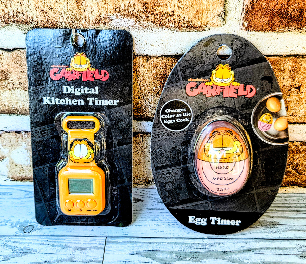 Digital kitchen timer and egg timer set, Garfield-themed in blister packaging