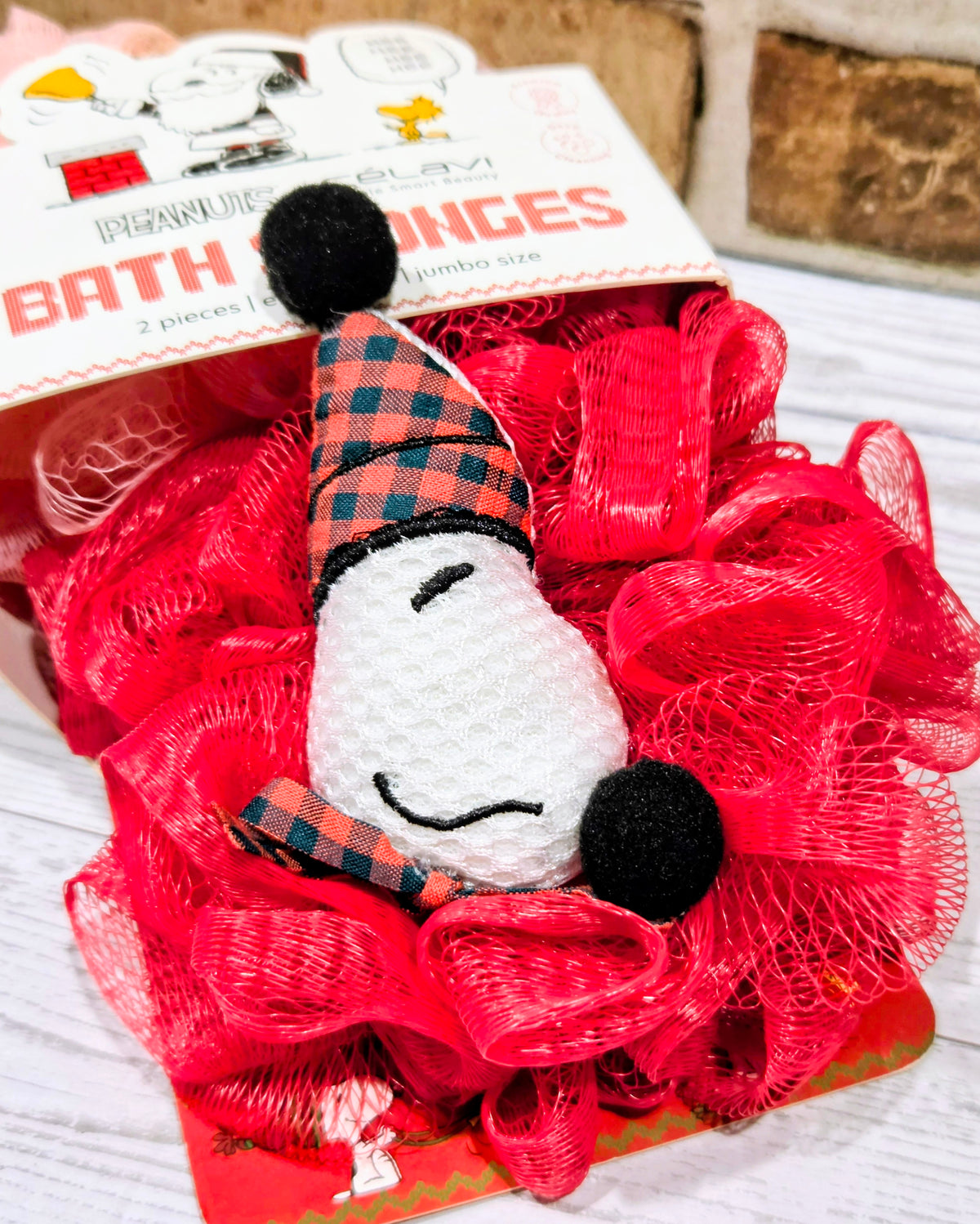 Peanuts Snoopy bath sponge set with red mesh puff and plush-faced sponge