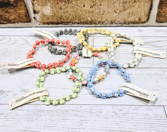 Snoopy beaded bracelet with multicolor round beads and silver-tone accents