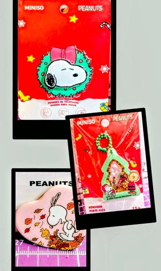 Snoopy Miniso Peanuts gift set cards featuring phone grip and keychain charm.