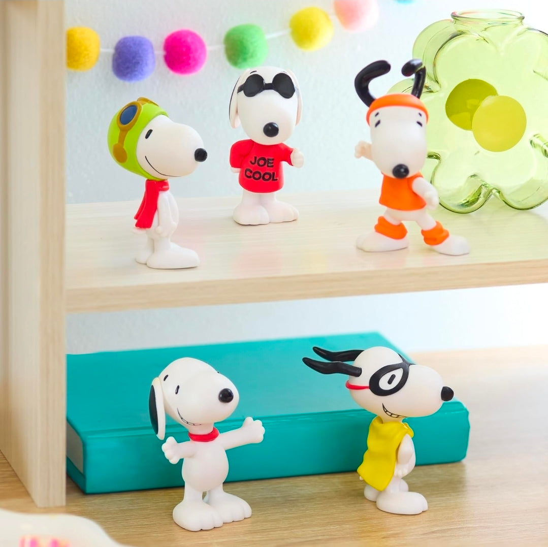 Peanuts 75th Anniversary Many Faces of Snoopy 5-Figure Set Just Play