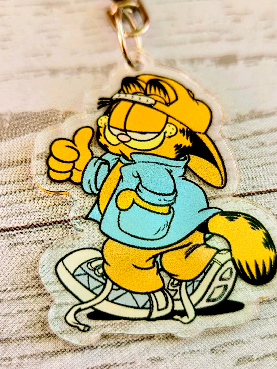 Garfield 2pc Acrylic Keychain Set Cool Kid Backwards Cap & Classic OG