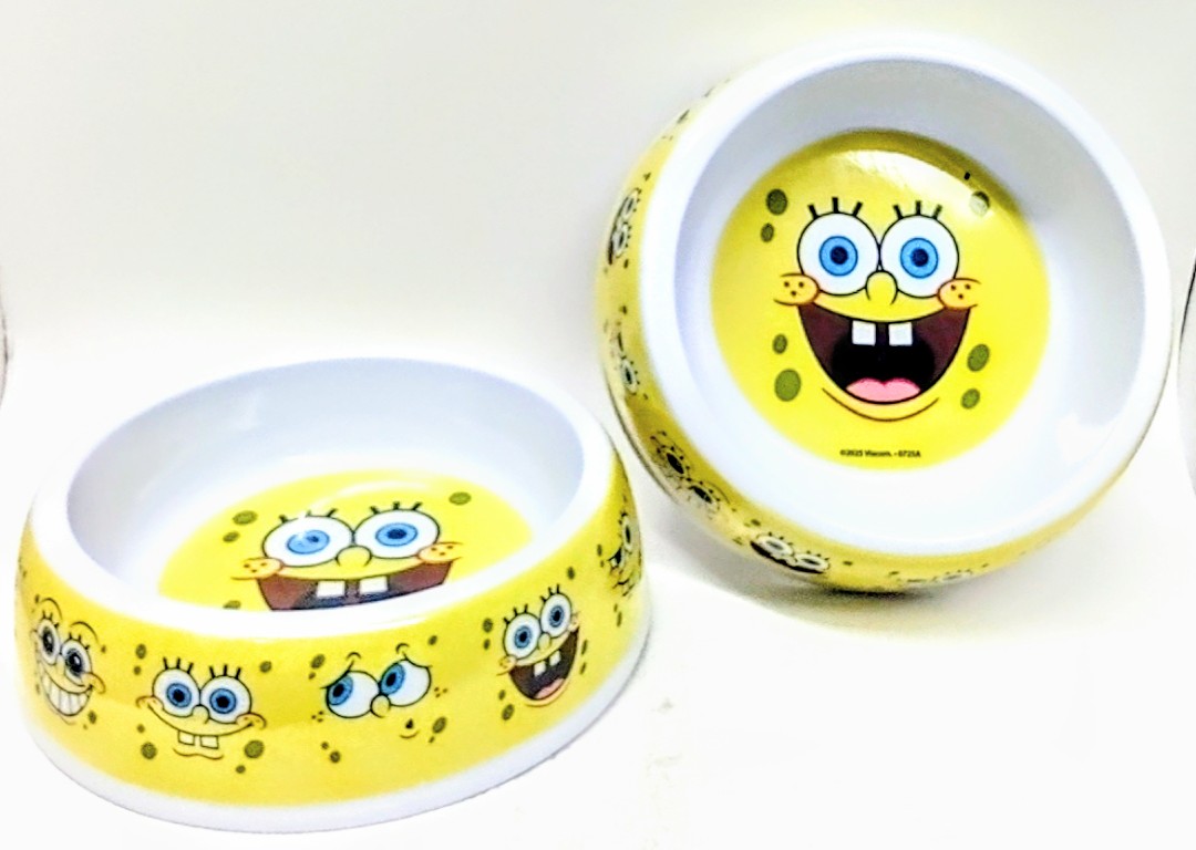 Pet bowl and matching lid with SpongeBob face graphic on white base