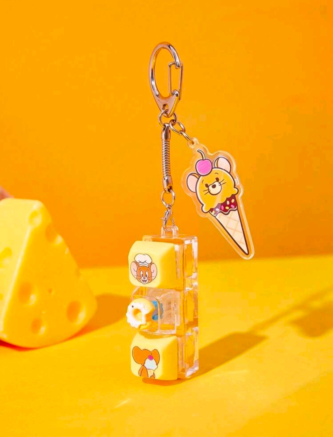 Tom & Jerry dessert keyboard fidget clicker keychain with yellow ice-cream charm and clear cube