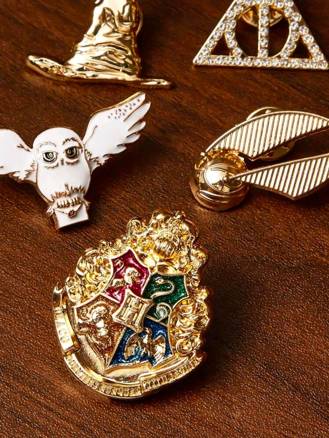 Harry Potter 5 Piece Enamel Pin Set Sorting Hat Snitch Hedwig