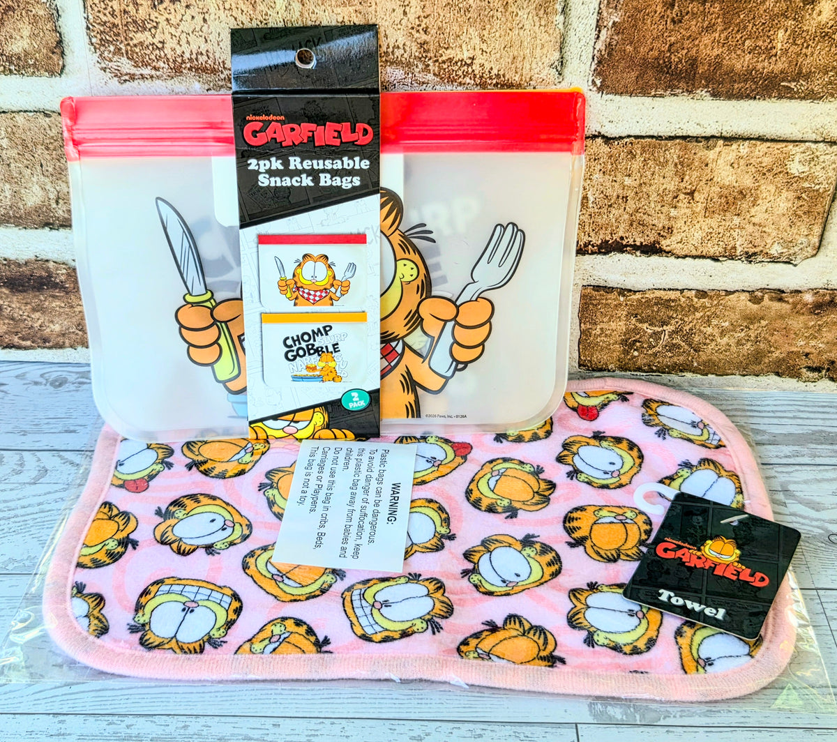 Garfield reusable snack bags with matching patterned cloth pouch