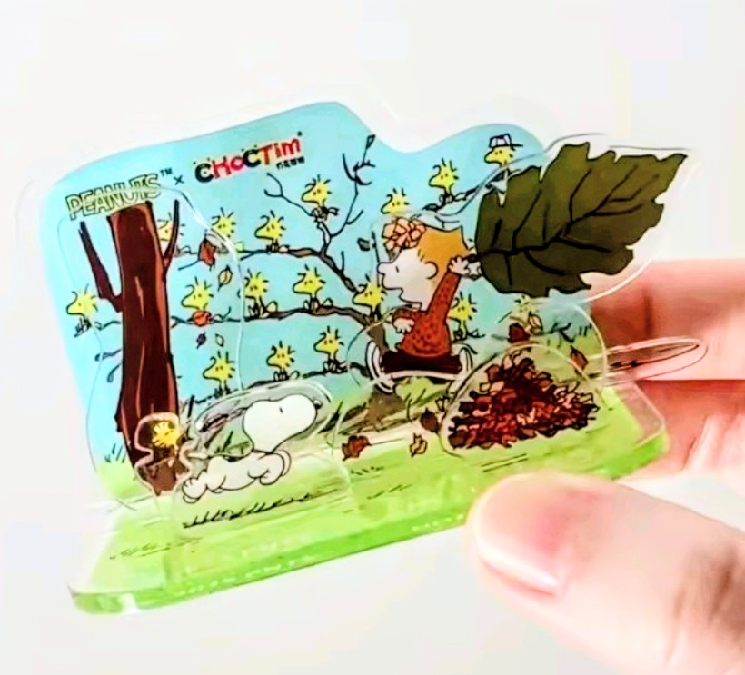 Acrylic Snoopy autumn desktop ornament puzzle scene, teal panel with fall foliage