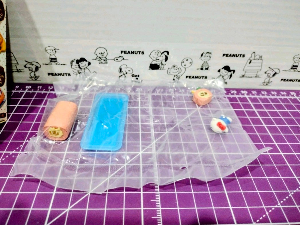 Re-Ment Hello Kitty Apple Forest Sweets Roll Cake — Sealed