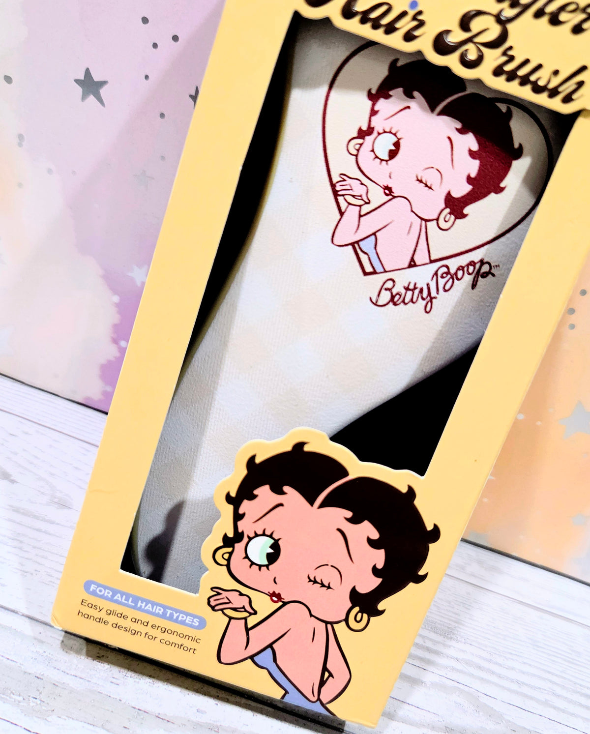 Celavi Betty Boop detangler hair brush box detail, cartoon face artwork on front panel