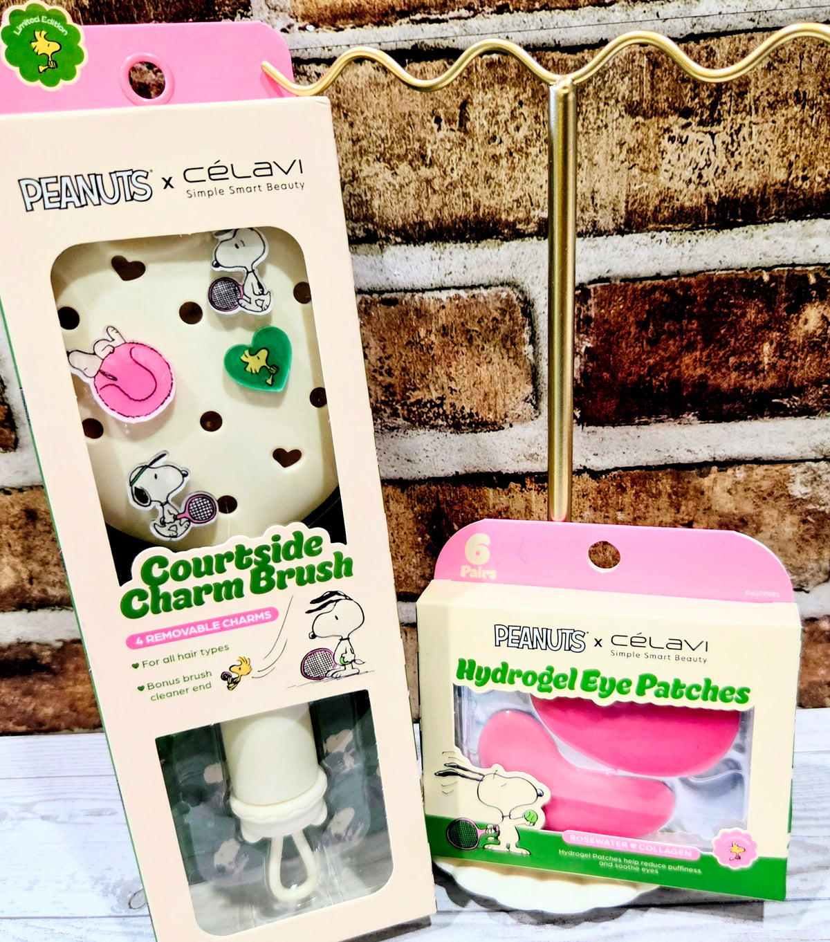 "Love All, Glow All" Snoopy Tennis Charm Brush & Hydrogel Eye Patches Gift Set